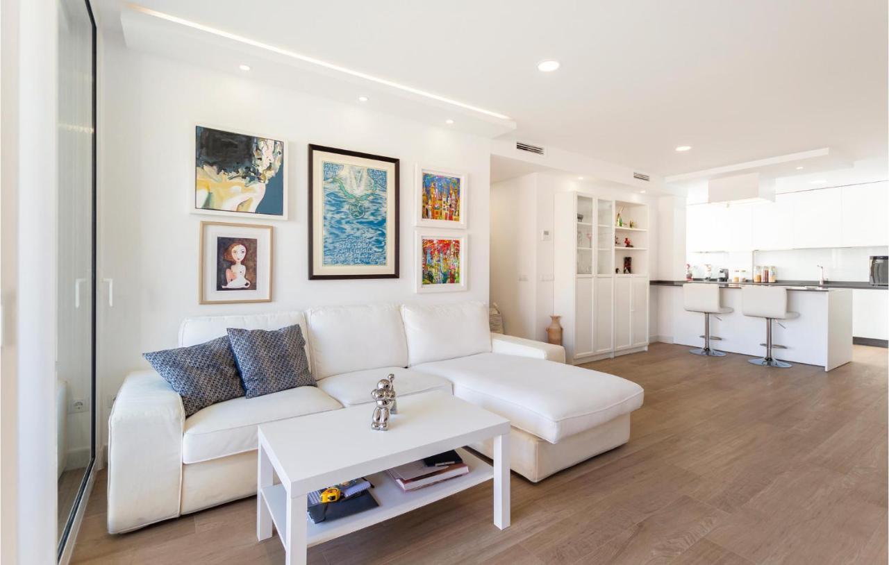 3 Bedroom Beautiful In Appartamento